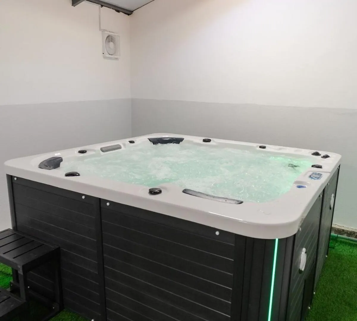 Georgetown Stylish Design Jacuzzi Ktv 5Br 16Pax D Villa